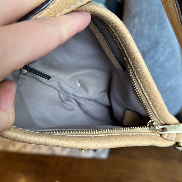 MARC JACOBS small crossbody bag in tan - Picture 5 of 7